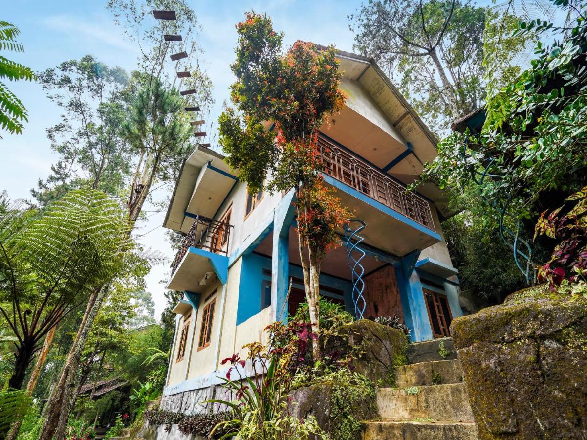 Oyo Homes 90915 Eco Tourism Desa Cihanjuang Rahayu Ciwangun Indah Camp Villas Bongkar Eksteriør billede
